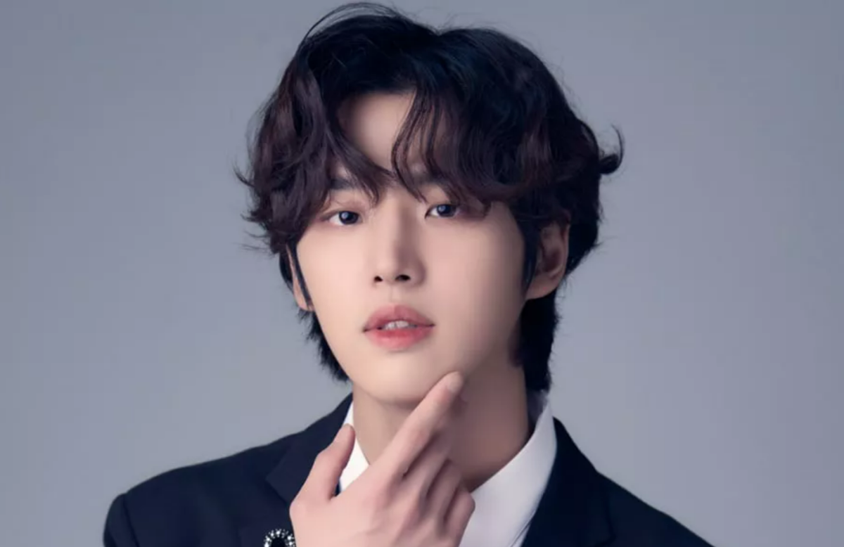 Hongseok de PENTAGON fue dado de baja anticipadamente del servicio militar.