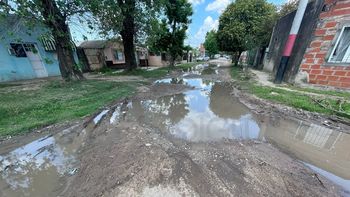 Reclamo por caños rotos en Barrio Alfonso: 