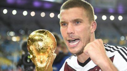 ¿El sueño de Podolski es imposible? El alemán ya pregunta por Boca
