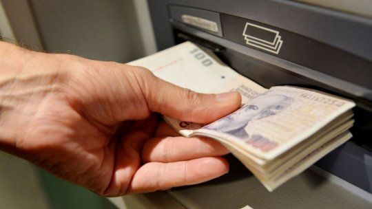 Sin bancos hasta el jueves: alternativas para conseguir efectivo