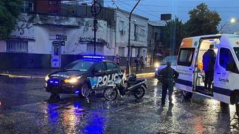 Accidente en barrio Mariano Comas: un motociclista sufrió lesiones