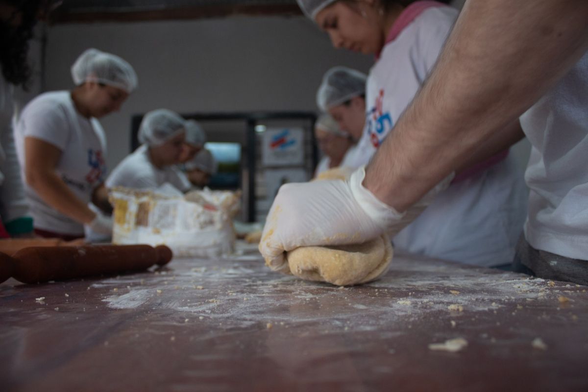 La tasa de desocupación se ubicó en el 6,9% de la Población Económicamente Activa (PEA) durante el primer trimestre del 2023, según el INDEC.