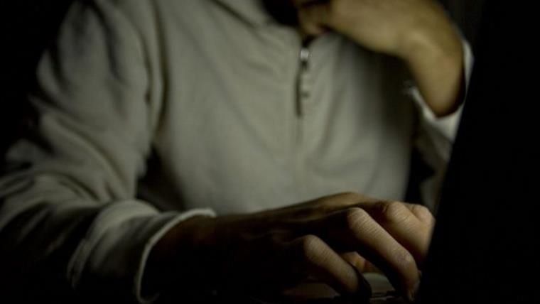 Detuvieron a un hombre que intentó seducir a una niña por Instagram