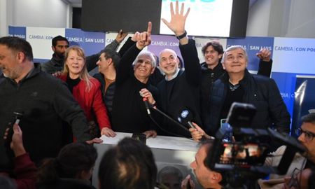 Claudio Poggi sacó ventaja a todos los lemas peronistas juntos y destrona a los Rodríguez Saá en San Luis. Claudio Poggi sacó ventaja a todos los lemas peronistas juntos y destrona a los Rodríguez Saá en San Luis.