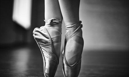 El día en que una bailarina judía mató a un oficial nazi gracias a un streaptease