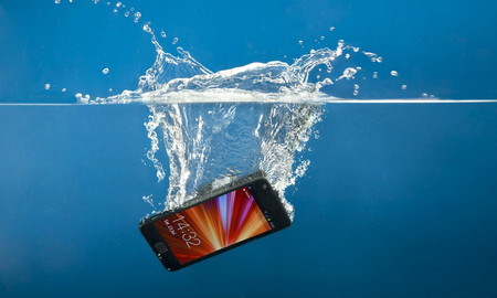 Se me mojó el celular: 4 soluciones prácticas para que funcione Se me mojó el celular: 4 soluciones prácticas para que funcione