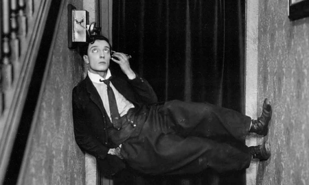 En los últimos meses se conoció que otras figuras icónicas del cine también tendrán sus retratos biográficos en la pantalla grande. Tal es el caso de Fred Astaire, que será interpretado por el actor del momento, Tom Holland; o Gene Kelly, que contará con la actuación de Chris Evans; y Audrey Hepburn, que será encarnada por Rooney Mara. En los últimos meses se conoció que otras figuras icónicas del cine también tendrán sus retratos biográficos en la pantalla grande. Tal es el caso de Fred Astaire, que será interpretado por el actor del momento, Tom Holland; o Gene Kelly, que contará con la actuación de Chris Evans; y Audrey Hepburn, que será encarnada por Rooney Mara.