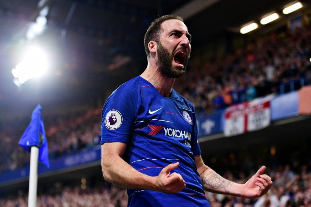 El Pipita Higua&iacute;n intrega junto con Hern&aacute;n Crespo la lista de decepciones de la Premier League.