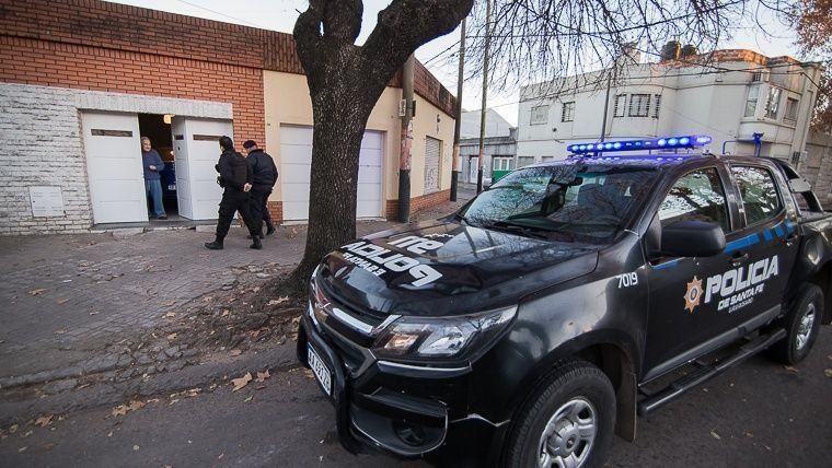 Balearon a policías que custodiaban la casa del padre del juez Vienna
