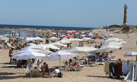 La policía de Uruguay realizó allanamientos en hoteles, donde incautaron cocaína, marihuana, éxtasis y “tusi”. La policía de Uruguay realizó allanamientos en hoteles, donde incautaron cocaína, marihuana, éxtasis y “tusi”.