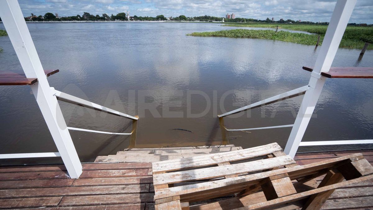 Imagen tomada el 21 de diciembre de 2023. La crecida, desde uno de los paradores de la Costanera Este. Imagen tomada el 21 de diciembre de 2023. La crecida, desde uno de los paradores de la Costanera Este.