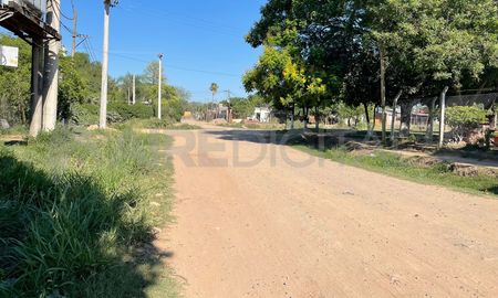 La víctima recibió un impacto de arma de fuego en la espalda mientras circulaba en su moto. La víctima recibió un impacto de arma de fuego en la espalda mientras circulaba en su moto.