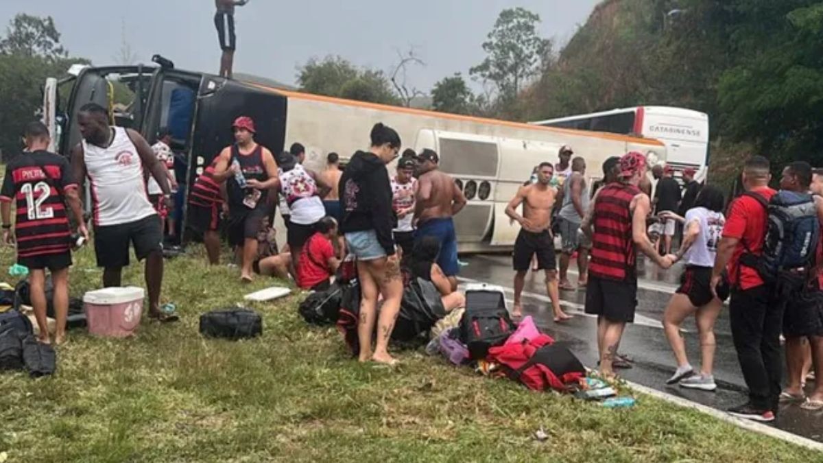 El accidente ocurrió en la ruta BR-116, una de las más transitadas por los hinchas brasileños rumbo a Argentina.