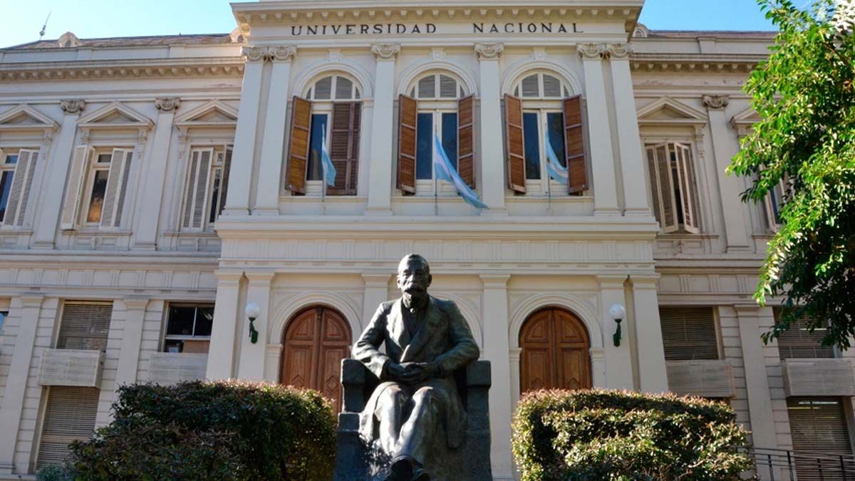 Las universidades nacionales de todo el pa&iacute;s&nbsp;se aprestan a cerrar la cursada del primer cuatrimestre at&iacute;pico al que debieron adaptarse. Imagen de la Universidad Nacional de La Plata.