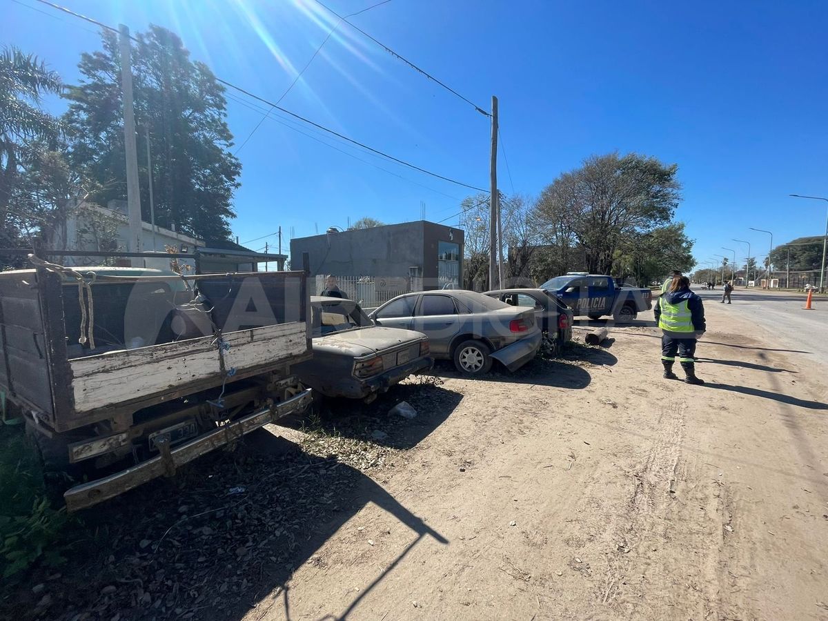 Este lunes se trasladaron los autos que estaban en la Comisaría 23° de Santo Tomé.