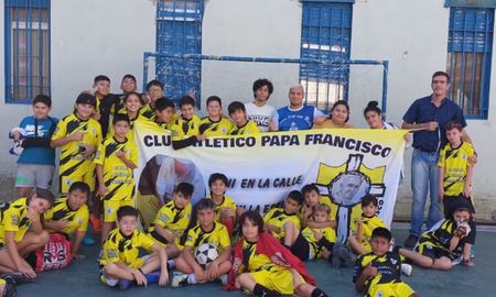 el club que lleva el nombre papa francisco y trabaja por los que mas necesitan el club que lleva el nombre papa francisco y trabaja por los que mas necesitan