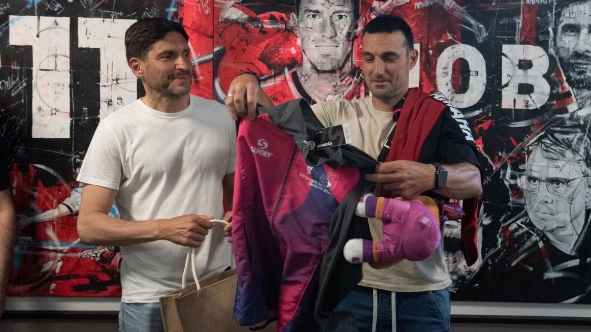 El gobernador Maximiliano Pullaro estuvo con Lionel Scaloni, DT de la Selección Argentina. El gobernador Maximiliano Pullaro estuvo con Lionel Scaloni, DT de la Selección Argentina.