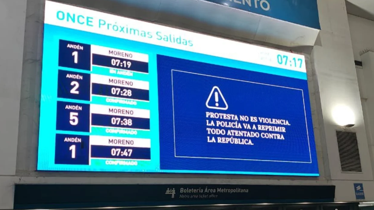 El Gobierno usó las estaciones de tren para advertir sobre la represión en la marcha de jubilados