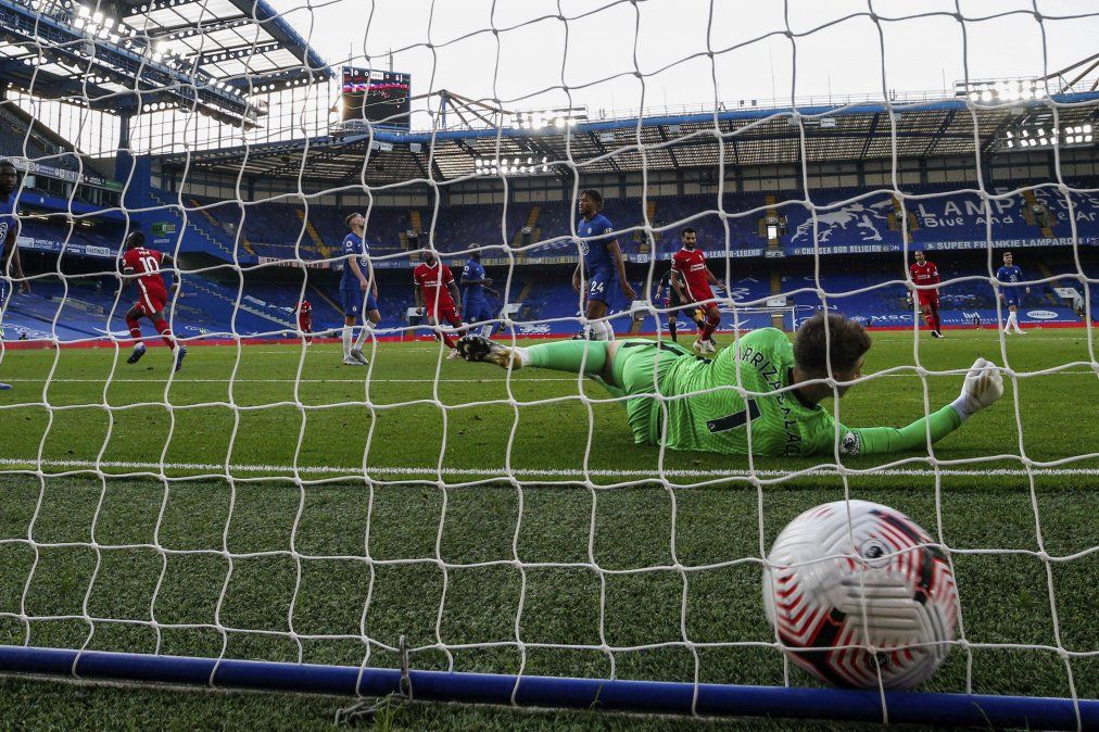 Liverpool venció a domicilio a Chelsea por 2-0 en la última fecha de la Premier League.
