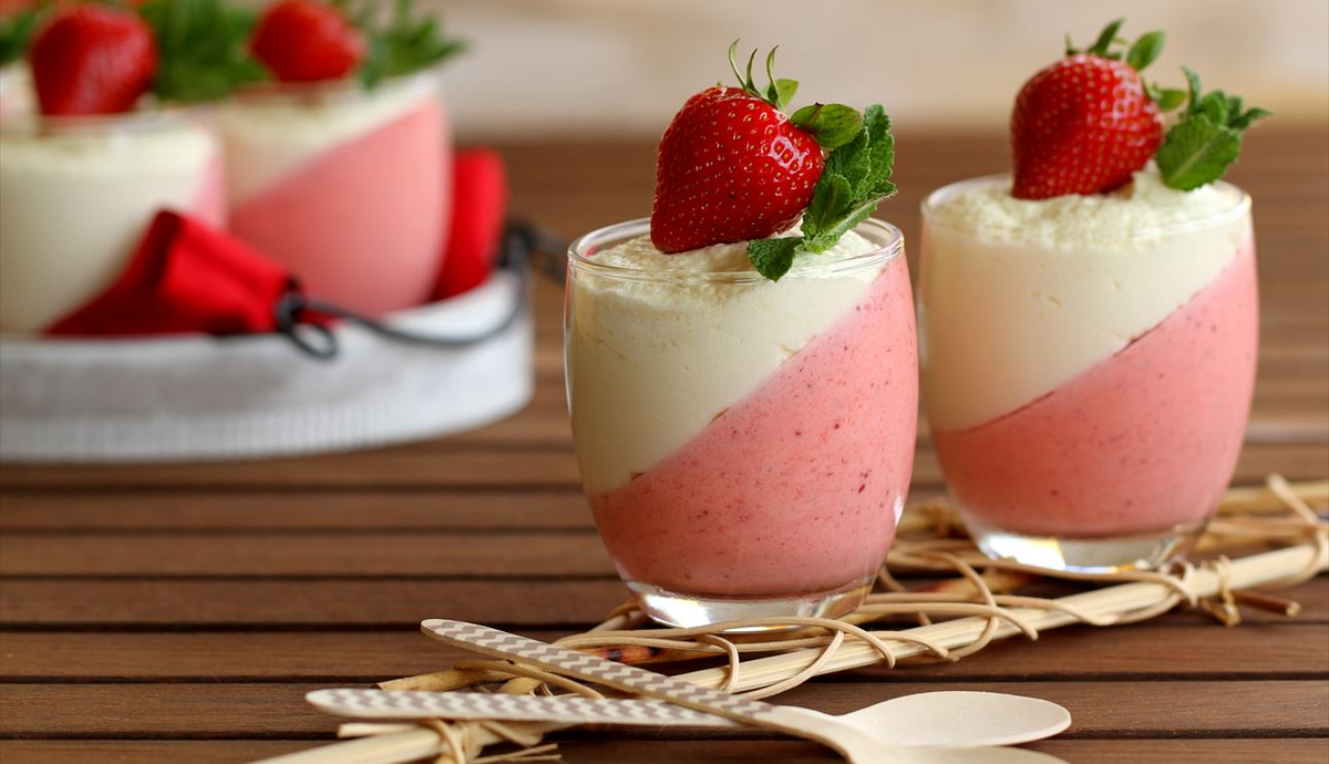 Una mousse fresca y ligera que se prepara en minutos con el sabor natural de las frutillas.