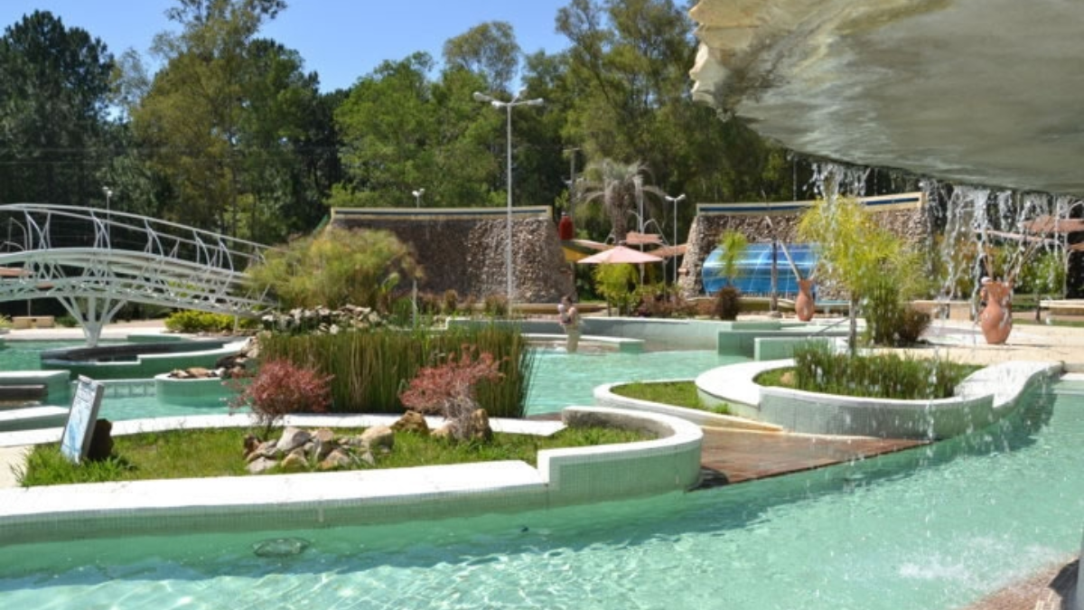 Escapadas a un pequeño pueblo de Entre Ríos con maravillosas termas para descansar en familia