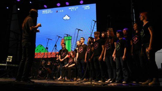 El coro santafesino Poligonía hace música sobre videojuego.