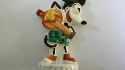 Recuerdo del horror: hallan juguete de Mickey de un nene que estuvo en Auschwitz