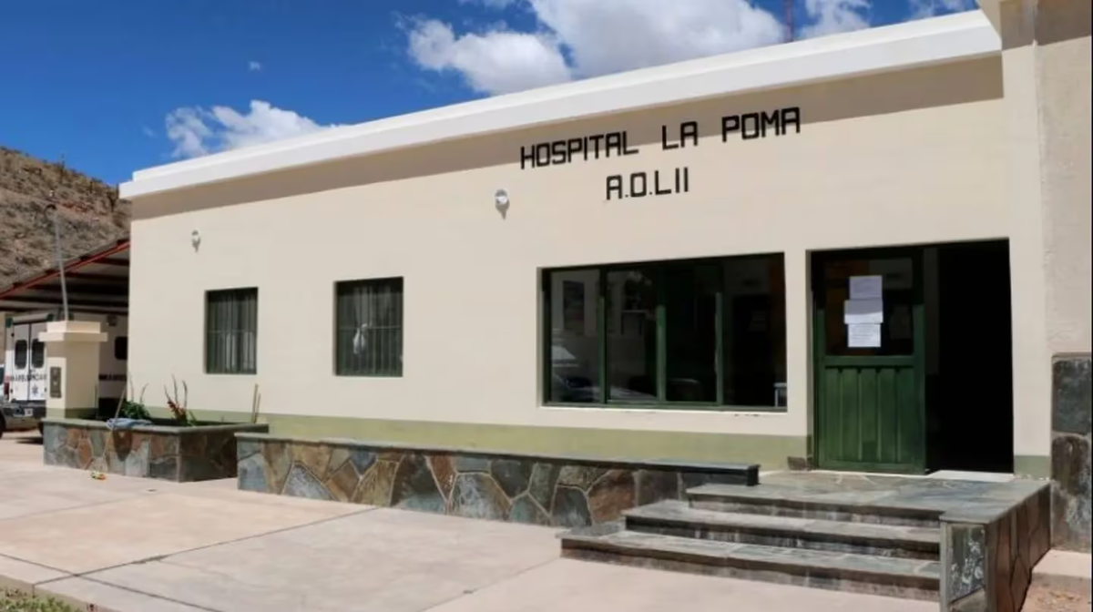 Los dos alumnos rescatados hacia Salta capital para brindarles atención médica especializada. Los dos alumnos rescatados hacia Salta capital para brindarles atención médica especializada.