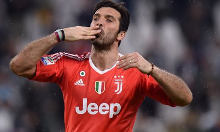 gianluigi buffon renovara por un ano mas con la juventus gianluigi buffon renovara por un ano mas con la juventus