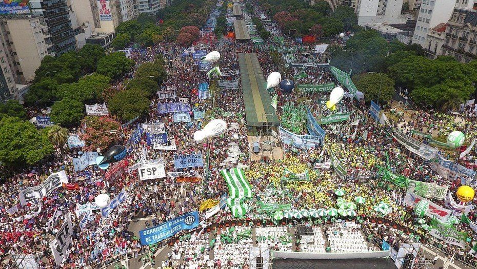 Macri quiere cambiar el reparto de dinero a las Obras Sociales