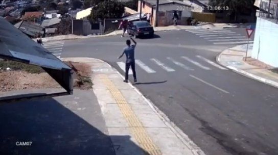 El video viral de Tiktok muestra como un hombre evitó una tragedia.