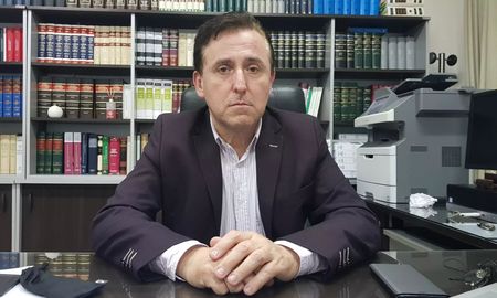 La tarea nuestra es, sobre todo, tomar decisiones y esa una de las cosas más difícil del ser humano, afirma el juez Aldo Alurralde.