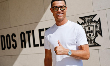 Un detalle extaño en los pies de Cristiano Ronaldo llamó la atención de los fans. Un detalle extaño en los pies de Cristiano Ronaldo llamó la atención de los fans.