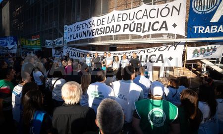 La comunidad universitaria encarará una semana de paro y protestas en reclamo de financiamiento para la educación pública y las universidades. La comunidad universitaria encarará una semana de paro y protestas en reclamo de financiamiento para la educación pública y las universidades.