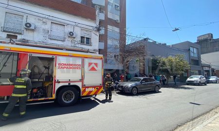 El edificio completo fue evacuado de manera preventiva. El edificio completo fue evacuado de manera preventiva.