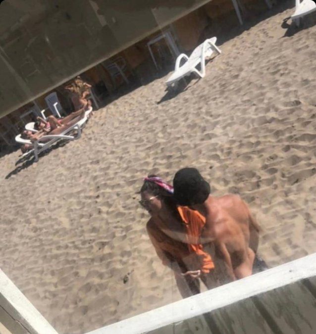 La foto de Jujuy Jiménez con otro hombre que causó polémica.