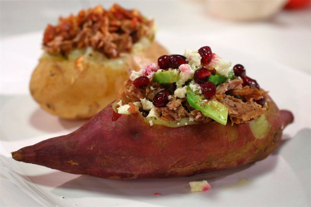 Batatas rellenas con at&uacute;n y mucho queso.