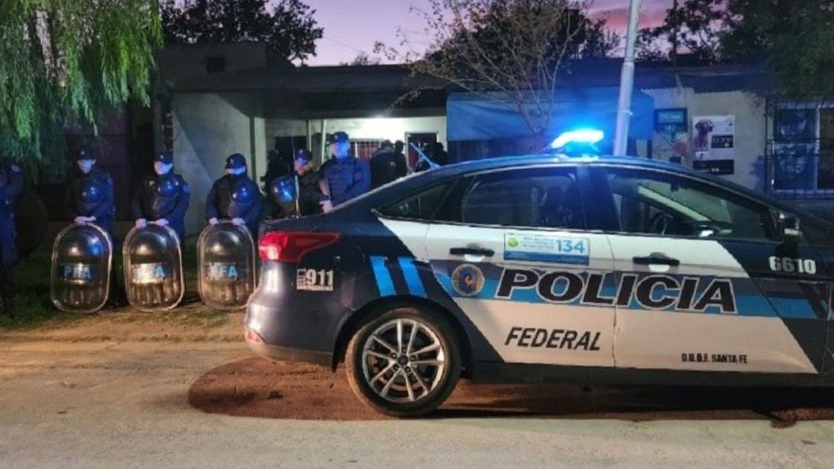 Por el secuestro en Gálvez se realizaron tres allanamientos para dar con los principales implicados.