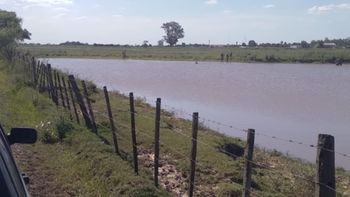 Tragedia en Angélica: se ahogó un adolescente tras meterse a nadar en la cava de una zona rural