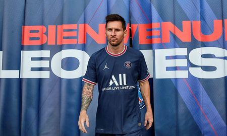 El Paris Saint-Germain de Lionel Messi juega este sábado por la segunda fecha de la Ligue 1 ante el Racing de Estrasburgo.