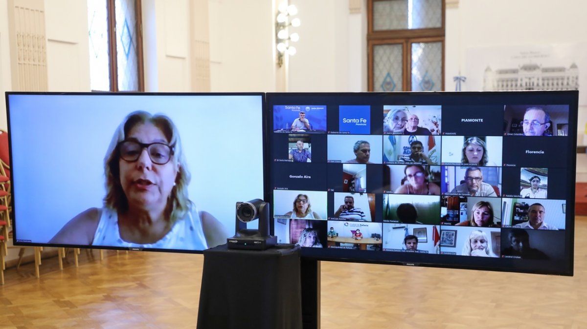 La ministra de Salud Sonia Martorano dialogó en forma virtual con intendentes y presidentes comunales.
