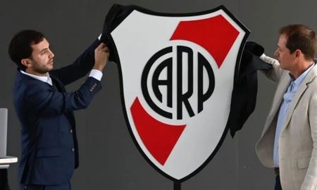 Stefano Di Carlo asumiría la presidencia de River. Stefano Di Carlo asumiría la presidencia de River.