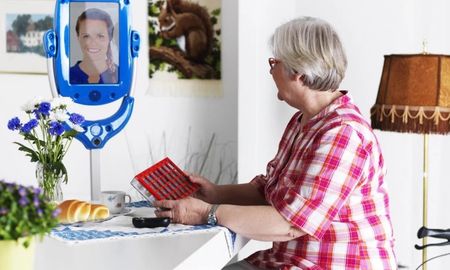 giraff, el robot enfermero: controla la medicacion y la dieta de los adultos mayores giraff, el robot enfermero: controla la medicacion y la dieta de los adultos mayores