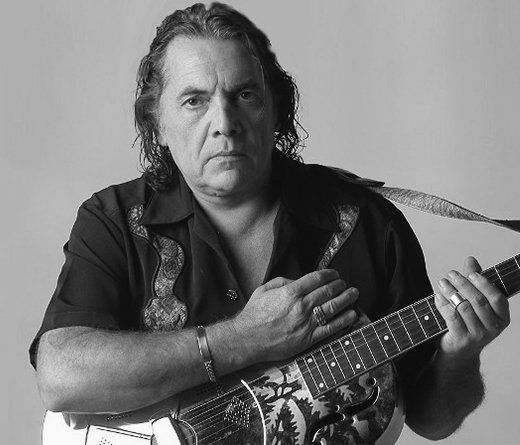 Apareció el fantasma de Pappo en un bar