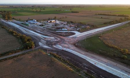 Construcción de la rotonda entre las rutas 4 y 80s en el acceso a Progreso. Construcción de la rotonda entre las rutas 4 y 80s en el acceso a Progreso.