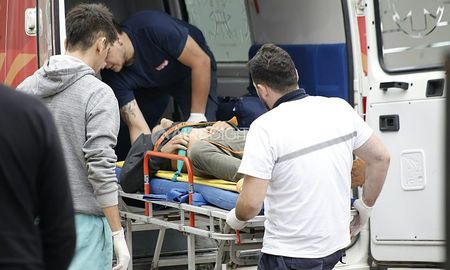 El momento en que el joven era trasladado al nosocomio por el SIES 107 El momento en que el joven era trasladado al nosocomio por el SIES 107