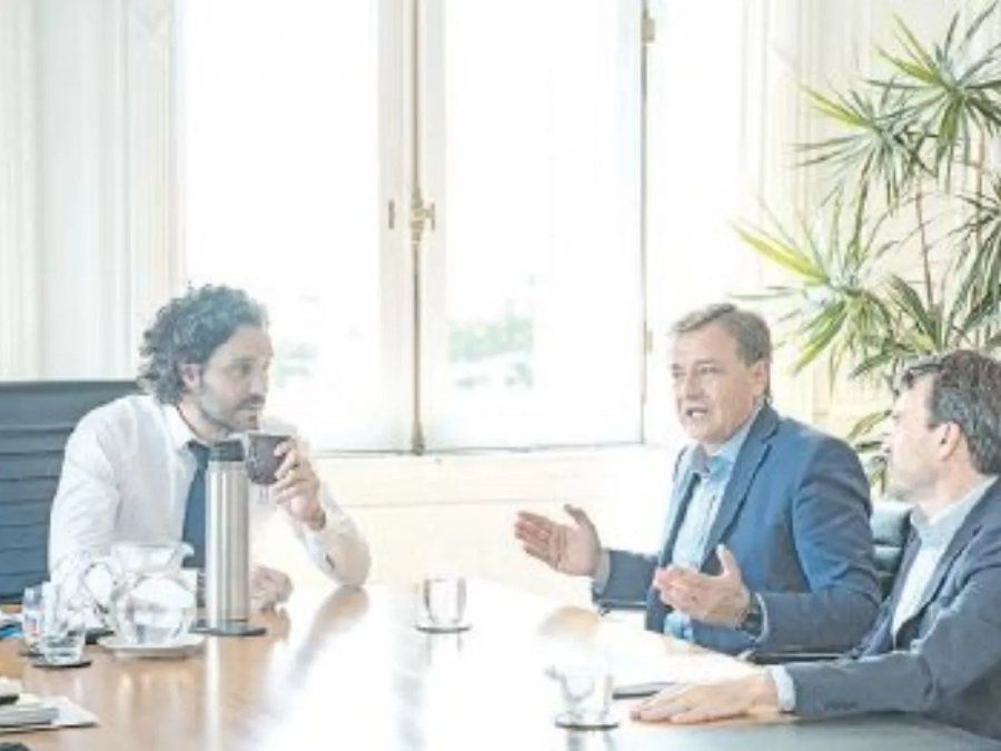 Cafiero firma con el gobernador Su&aacute;rez&nbsp;