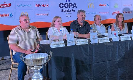 Los organizadores de la maratón, durante la conferencia de prensa realizada en Coronda. Los organizadores de la maratón, durante la conferencia de prensa realizada en Coronda.