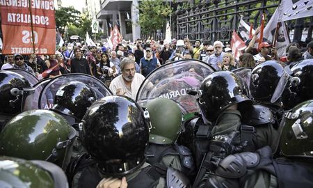 Como todos los miércoles, se realizó la marcha de jubilados en el Congreso. Como todos los miércoles, se realizó la marcha de jubilados en el Congreso.