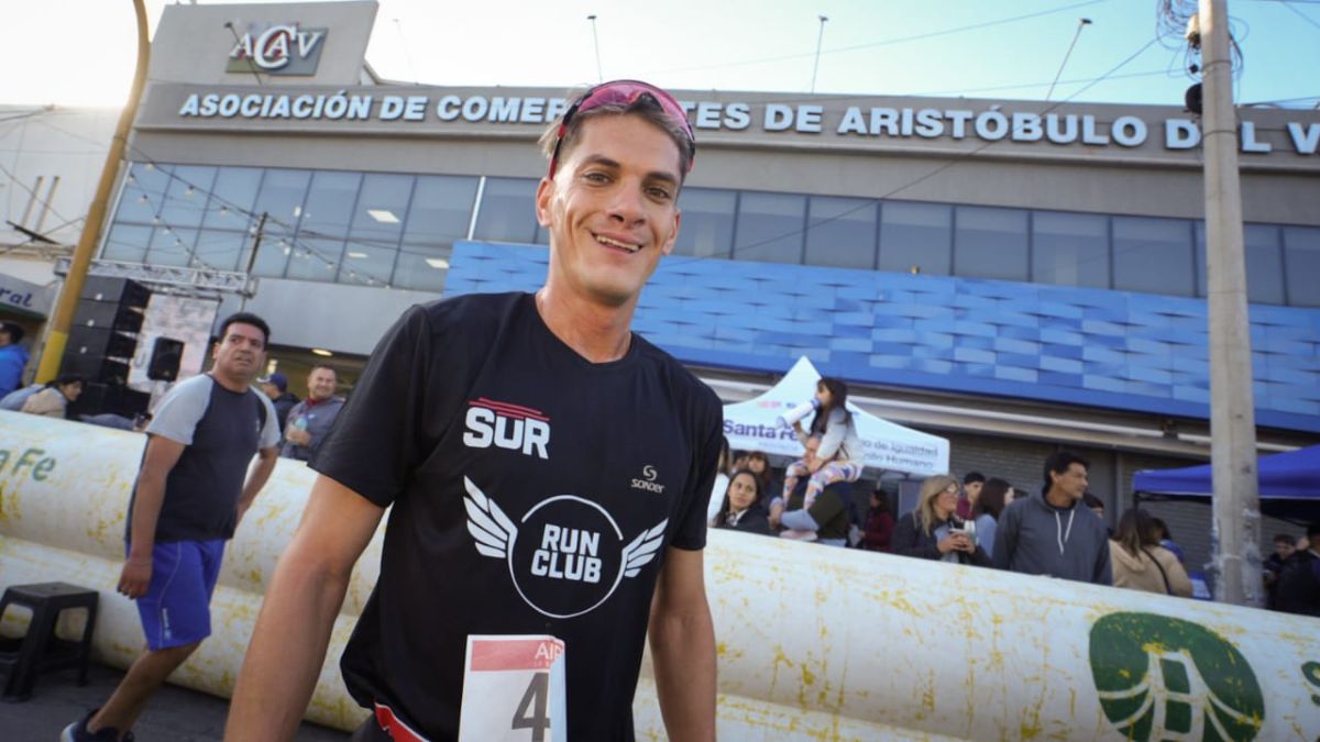 Carlos Johnson – ganador masculino 10K. Carlos Johnson – ganador masculino 10K.